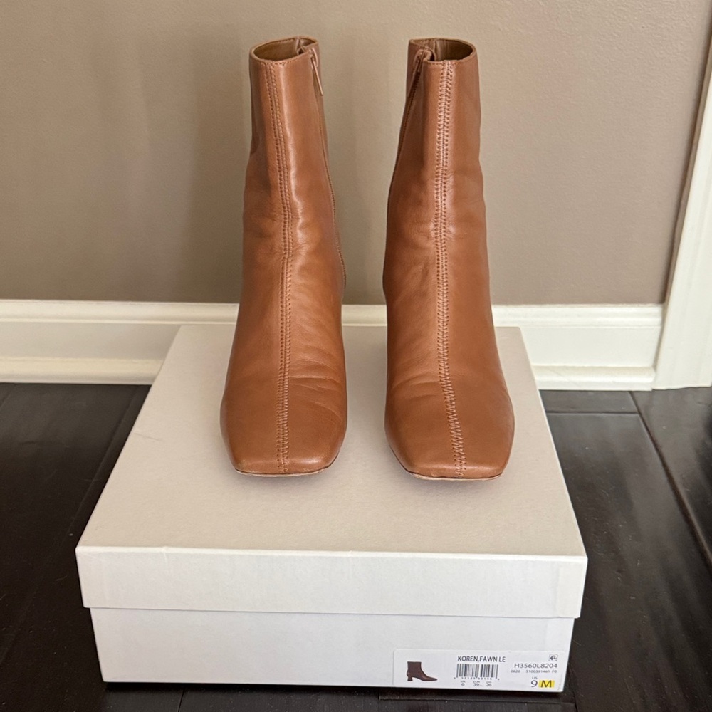 Vince KOREN Women's Leather Boots, Color Fawn, US size 9, EUR size 39.